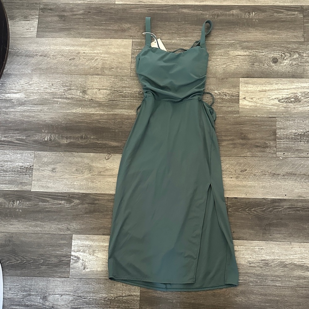 Satin-Feel Green Midi Dress with Side Slit